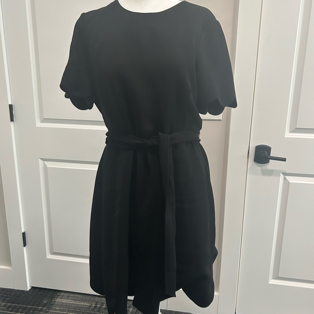 NWOT Shoshanna Elegant Black Belted Dress size 12 w/ scalloped sleeves and hem